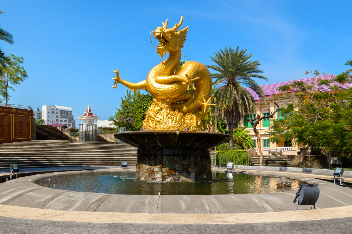 クイーン・シリキット王妃生誕72周年記念公園（ランマンコン）